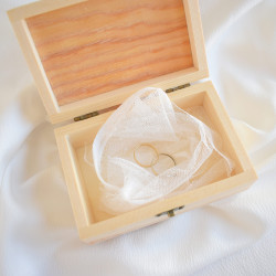 Caja de madera porta alianzas y arras Ayna