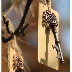 Abrebotellas vintage llave antigua con tarjeta kraft